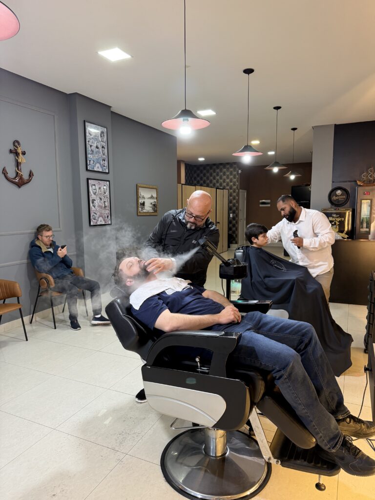 Barbeiro em Meia Praia, Itapema - SC | Marujos Barbearia — barbearia em Meia Praia, Itapema - SC