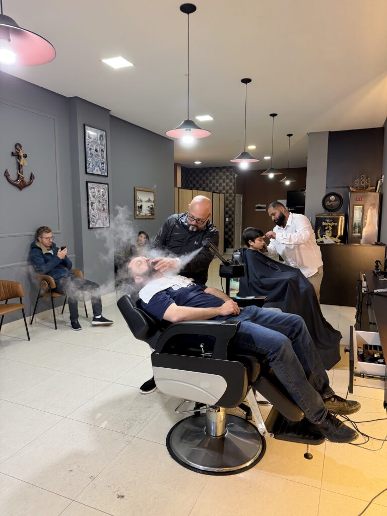 Barbeiro em Meia Praia, Itapema - SC | Marujos Barbearia — barbearia em Meia Praia, Itapema - SC