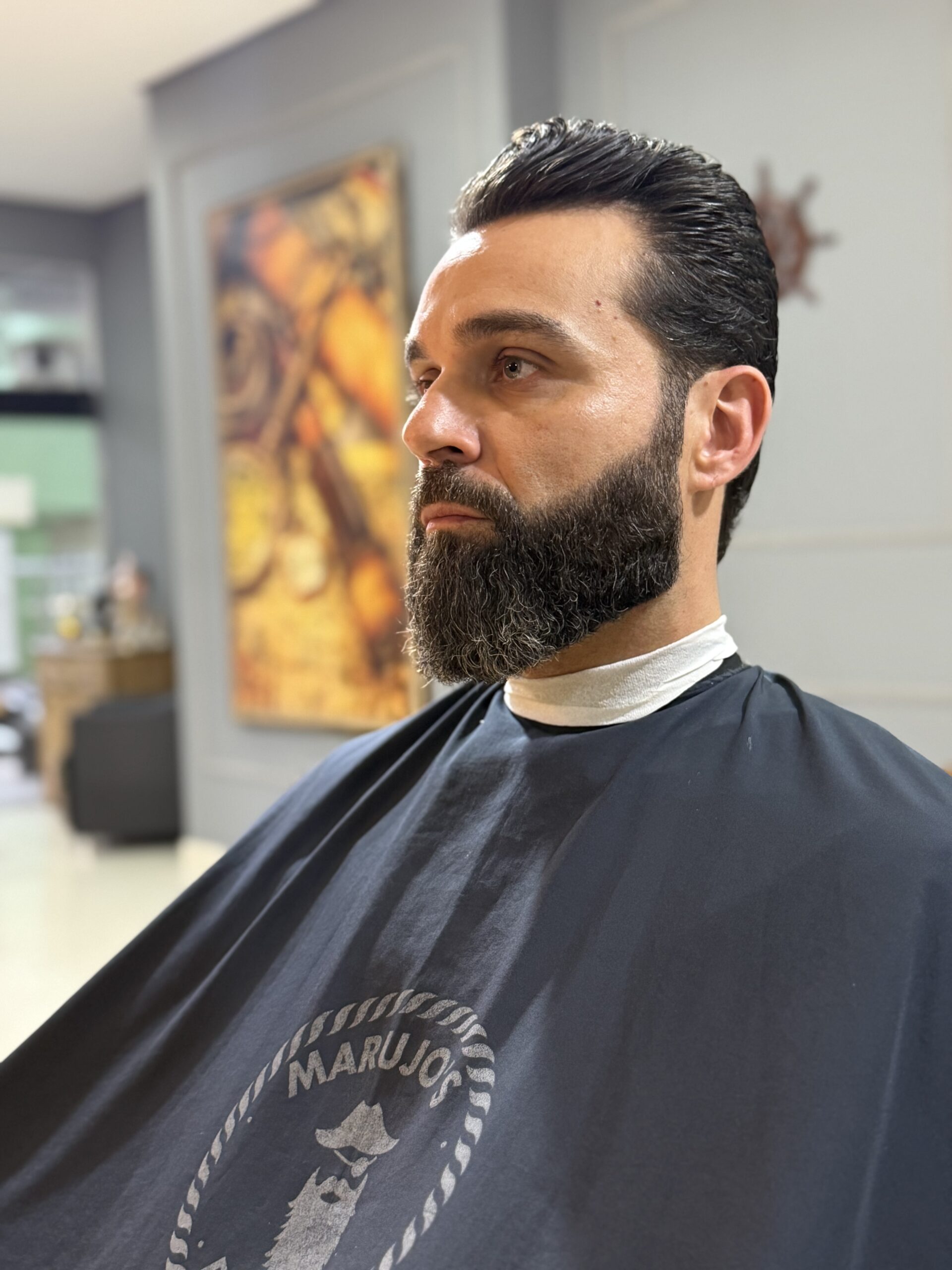 Gel ou Pomada: Qual Usar Depois do Corte em Meia Praia Itapema | Marujos