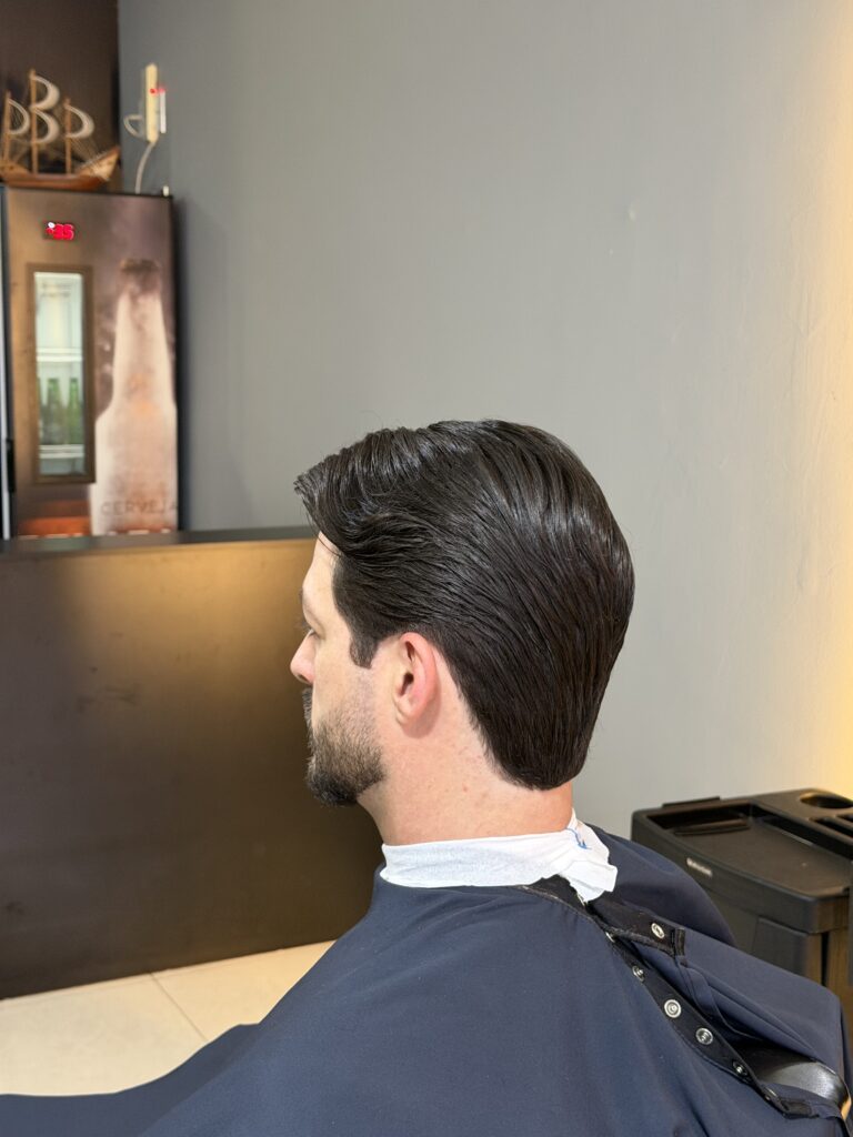 Barbeiro em Meia Praia, Itapema - SC | Marujos Barbearia — barbearia em Meia Praia, Itapema - SC
