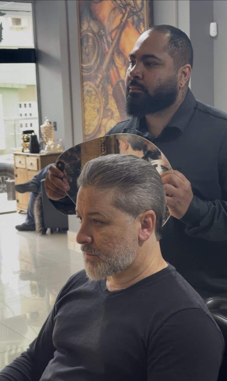 Cortes · Marujos Barbearia — barbearia em Meia Praia, Itapema - SC